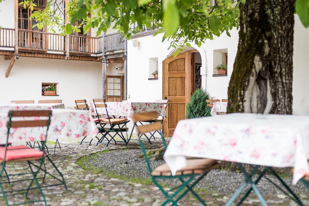 ホテル Alte Post Feistritz an der Gail エクステリア 写真